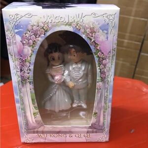 Goku and Chichi wedding figure cake topper